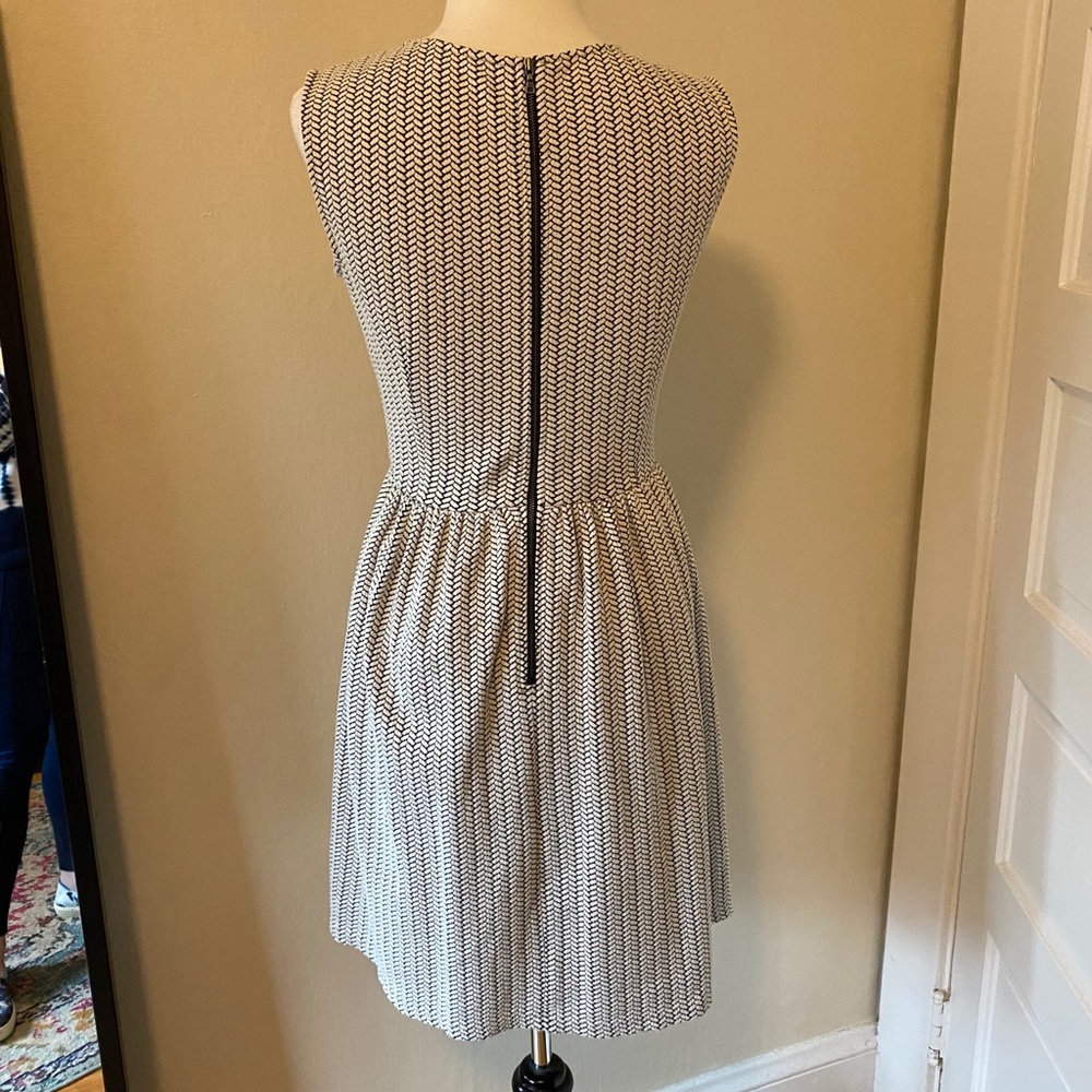 Loft Chevron Dress - Picture 3 of 5